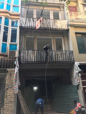 cho thuê nhà riêng làm văn phòng tại phố nghĩa đô, 3 tầng 1 tum