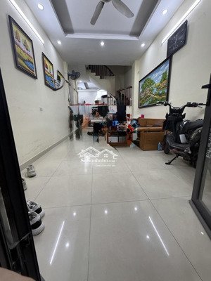 bán nhà siêu vị trí giá chỉ 10.5 tỷ phố kìm ngưu ,phố lò đúc 39m 4 tầng hai bà trưng