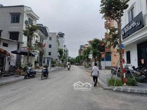 bán nhà sài đồng long biên 65m 7t mt 6,2m giá 18,2 tỷ ô tô kinh doanh.