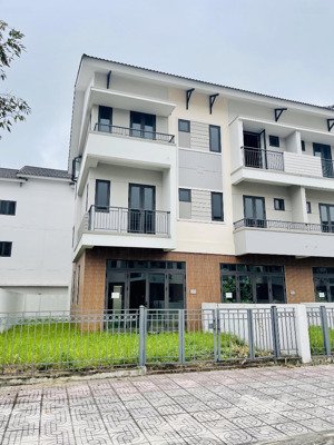 bán gấp shophouse 120m hướng nam giá chỉ 65 triệu/m cả nhà và đất, tại vsip- từ sơn- bắc ninh.