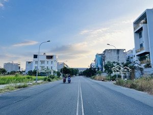 chủ gửi bán gấp nền cát lái c5-06, hướng tây bắc, cách trường thcs cát lái 100 mét