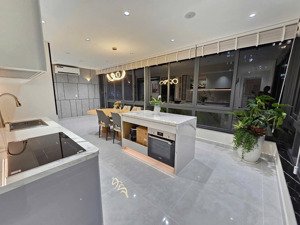 bán căn hộ sân vườn sky garden 3 98m2 3pn 2wc, sân chung 500m2 giá 9.8 tỷ