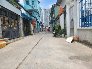 quận 7 - hẻm xe hơi tránh - 64m2 - 2 tầng - 6,8 tỷ rẻ nhất khu vực