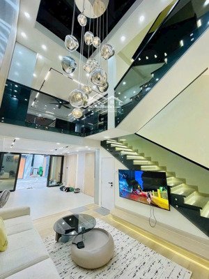 nhà mới 100% full nội thất trệt lửng 3 lầu sân thượng xe hơi ngủ trong nhà 4pn 4wc nguyễn tư giản