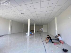 Cho thuê mặt tiền cấp 4 đường Hải Phòng - NGANG 8m