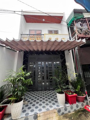 bán nhà tân kỳ tân quý - dt: 4m x 14m, đúc 1 trệt 1 lầu , giá tốt: 4,6 tỷ còn bớt. hẻm 4m trước nhà