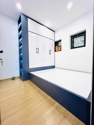 chỉ 4,3 tỷ, nhà đẹp tt quân đội - hoàng quốc việt, lô góc 2 mặt thoáng full nội thất về ở ngay