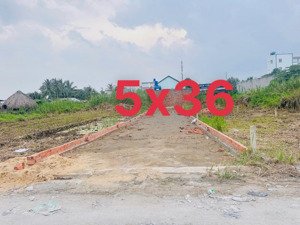chính chủ bán 180m2 thổ cư, đường ô tô 6m, ngay trung tâm thị trấn đức hòa, tây ninh