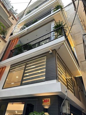 siêu phẩm chdv hạng sang - vị trí-tôn thất tùng p.bến thành q1 - góc 2 mặt tiền - giá 36.8 tỷ tl