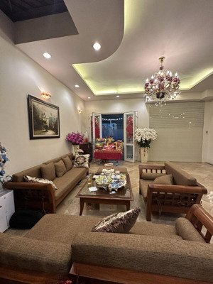 bán nhà dân xây bồ đề ngay mặt đường hồng tiến diện tích: 73m mặt tiền: 6,6m giá: 25 tỷ gara ô tô