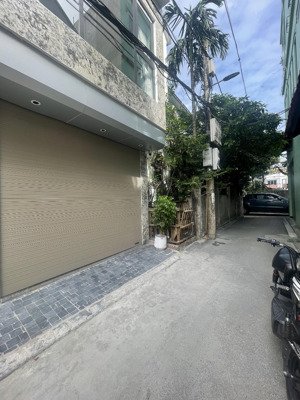 bán nhà diện tích 68m2 x 5 tầng mặt ngõ thông, ô tô cạnh nhà kinh doanh. giá 13 tỷ