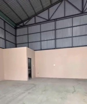 kho đẹp cần cho thuê gấp ở đường hoàng quốc việt diện tích 350m2
