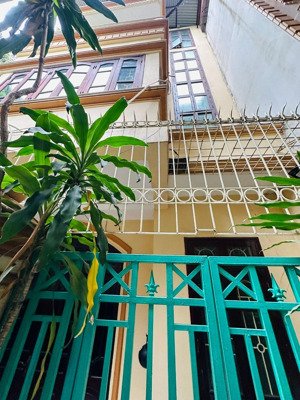 siêu phẩm cầu giấy - lô góc 2 mặt tiền dân xây 4 tầng - ngõ thông tứ tung - nhỉnh 15 tỷ