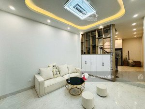 hiếm có khó tìm: nhà phố nguyễn trãi, 4 lối vào, hai mặt thoáng, view sân bóng, gần royal city