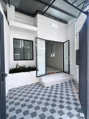 bán nhà 3tỷ8 căn góc - 2 mặt tiền đặng lộ, bắc nha trang. 76m2 đường ô tô thông, gần chợ, gần biển.