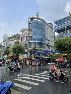 cho thuê nhà mặt tiền điện biên phủ gần landmark 81 dt 9x30 .(270 m2).giá thuê 40tr/tháng