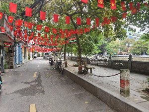 chính chủ cần bán : nhà phố khương thượng sổ 56.92 giá 12.2 tỷ
