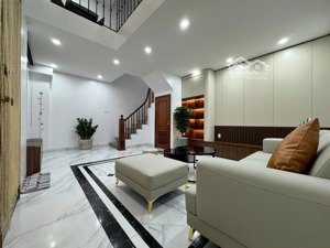 ngọc lâm - ngõ thông, nông - gần mặt phố - cách cầu chương dương 500m - 6 tầng