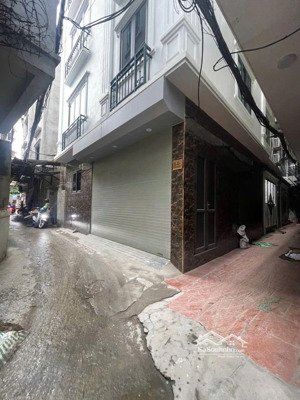 bán nhà phố giáp bát 6tầng thang máy.46m2- mt 7.7m ô tô đỗ ngoài bờ sông sét cách 20m.thông thoáng