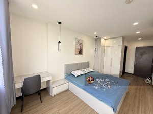 cuối năm kẹt tiền, chính chủ cần ra gấp 2pn 2wc 79m2 full nội thất đẹp chỉ 2tỷ180 cskyview