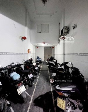 bán nhà đường lạc long quân, 160m2, 5 tầng, hẻm 4m, 15 phòng chdv, 15.5 tỷ.