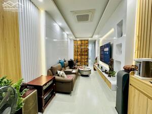 Nhà 5 tầng thang máy Thái Thịnh Đống Đa 49m² - full nội thất - Ở luôn - 18,5 tỷ
