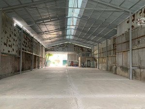 cho thuê kho xưởng 650m vuông vắn, có vp,điện 3fa,cont đỗ cửa chỉ 55k/m tại yên thường,gia lâm,hn