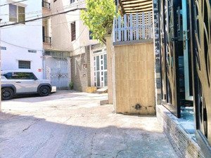 hẻm xe hơi 4.5m, dt 39 m2, chiều ngang 4.7m, hoàng hoa thám, phường 6, bình thạnh. nhỉnh 7 tỷ.