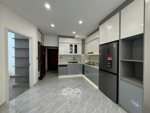 cho thuê căn hộ giá rẻ sky garden pmh, 2pn, 2wc, full nội thất, vào ở liền, call : 