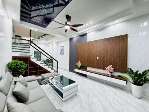 [cực rẻ] bán nhà tạ quang bửu, đất học bách khoa, ngõ sạch văn minh, ô tô gần, nhỉnh 8 tỷ.