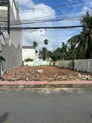 đất ngộp oxi. sổ hồng riêng dân đông