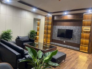 cho thuê nguyên căn liền kề thang máy full nội thất