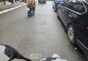 trung tâm cầu giấy, sát đh giao thông. 60m liên hệ 