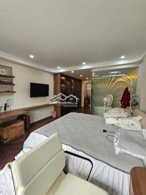 bán nhà phố hồng tiến , dt 33m2 * m tiền 6m * nhà thang máy view hồ , sát mặt phố cho thuê 12tr