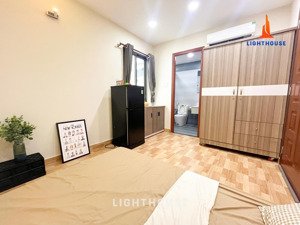 phòng cửa sổ thoáng sẵn nội thất ngay cầu thị nghè