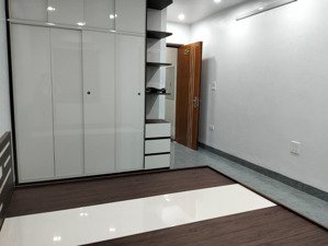 chính chủ - nhà mới - full đồ - thang máy - ngõ 180 phú mỹ