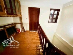 bán nhà cầu giấy 40m xây 6 tầng, ô tô đỗ cửa, có thang máy