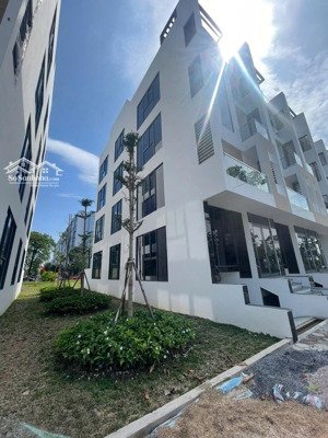 bán nhà liền kề b1.1 đường 25m, lô góc 2 mặt thoáng , vị trí kinh doanh