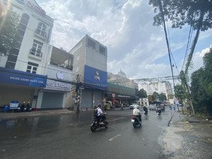 cho thuê góc 2mt đg phạm văn thuận, biên hoà! 1 hầm 5 lầu, dt sàn 1.410m2