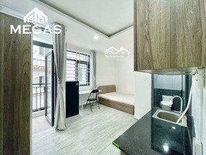 cho thuê phòng full nội thất, ban công ngay ung văn khiêm, gần d5, hàng xanh, metro, q1 q2