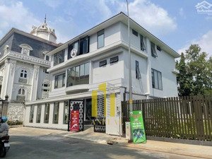 villa văn phòng mới - hiện đại đường nguyễn văn hưởng 18x24m - giá 156 triệu