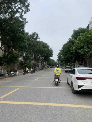 liền kề kđt văn phú, vỉa hè 5m, đường 24m, trục chính kinh doanh, 90m2, 4 tầng, mt 5m, giá 20 tỷ 9