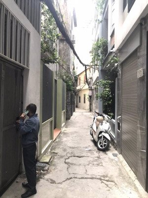 bán đất tặng nhà-60m2-4 tầng-có sẵn 7 phòng-mt 6m-sổ vuông-ngõ thông-20m ra mặt ngõ ôtô-ngõ ba gác