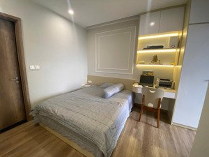 mời thuê căn hộ 2pn 2wc 58m2 đủ đồ view sông hồng toà r3 onsen .hl ạ