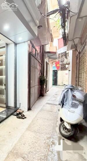 Bán nhà Quan Nhân trung tâm nhiều trường học và chợ 25m 5 tầng giá 7.3 tỷ ngõ ba gác thông 2 thoáng full nội thất .