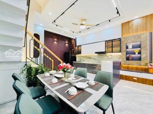 bán nhà mặt tiền kinh doanh đường trần phú phường 4 quận 5, dt: 4x22m, trệt 2 lầu st, giá 17.5 tỷ