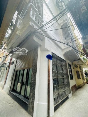 siêu phẩm lô góc hai mặt tiền. vị trí đẹp mặt tiền thoáng. hàng xóm thân thiện. gần chợ, trường học