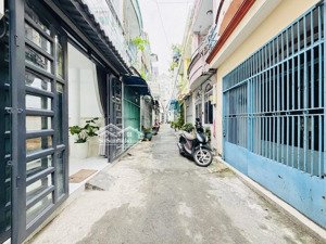 //phạm văn chiêu p.tth gv hẻm 3,5m lầu 2pn2vs tiện ích xq giá 3t890 tl lh hiệp land