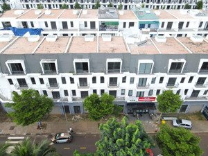 nhà 4 tầng khu milano đông nam đối diện công viên