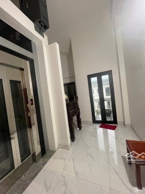 thời đại 18. hoàn thiện 5 tầng có thang máy. giá rẻ nhất thị trường